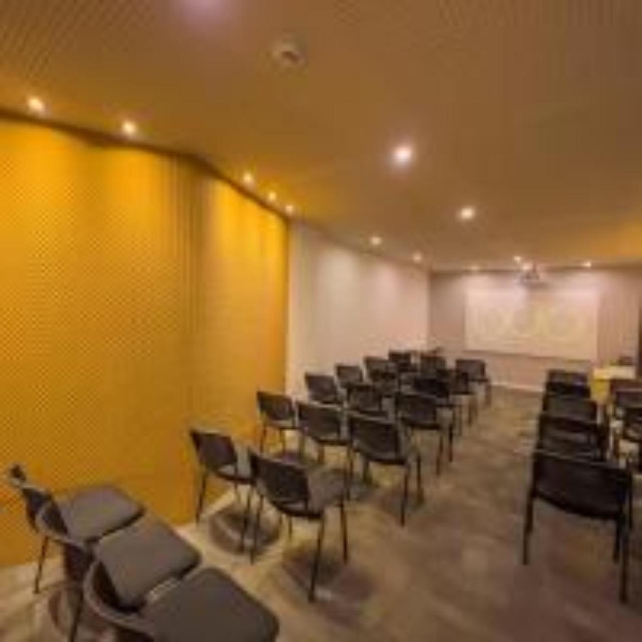 Quo Quality Hotel Manizales Extérieur photo The interior of the lecture room