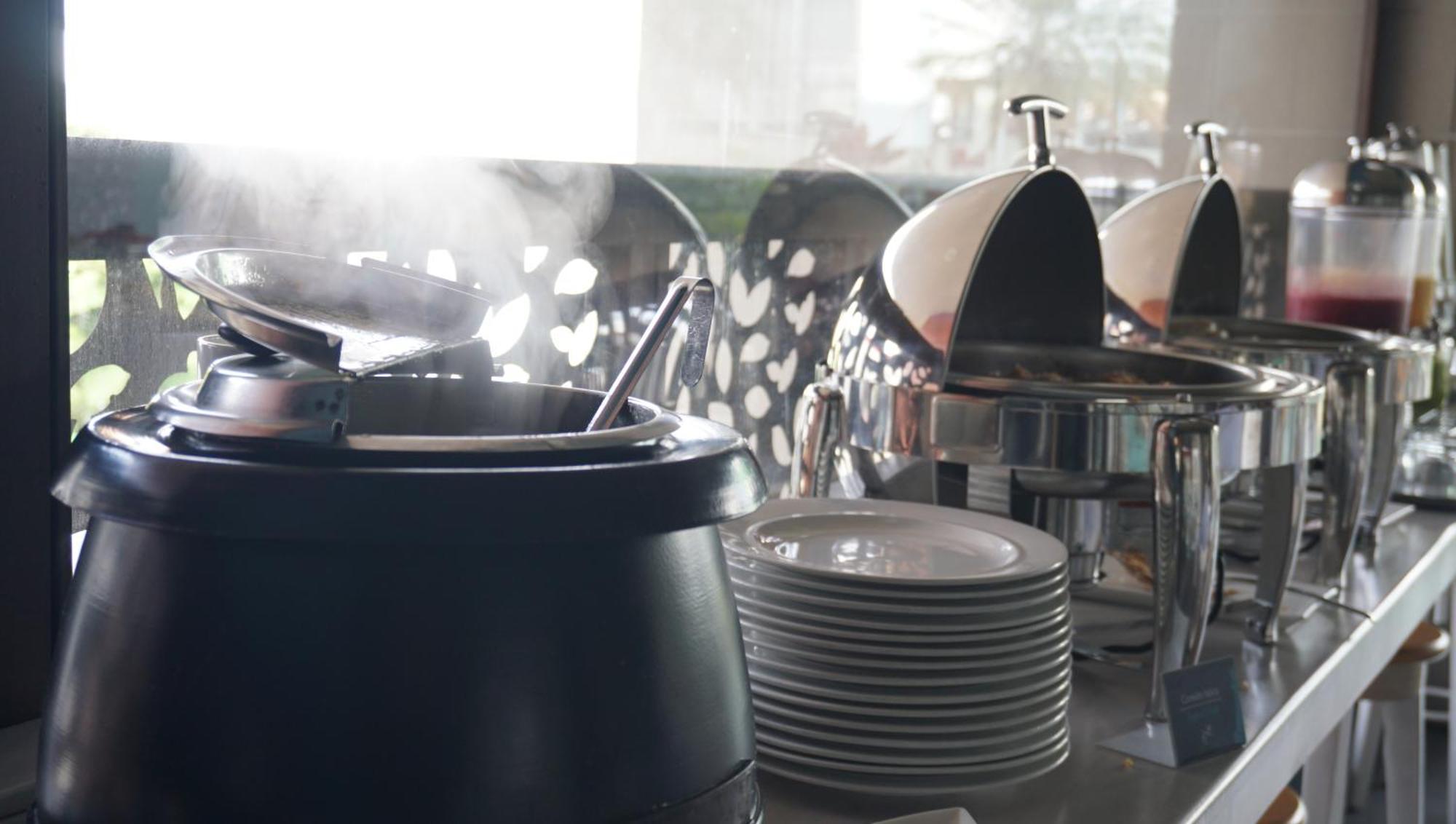 Quo Quality Hotel Manizales Extérieur photo A chafing dish